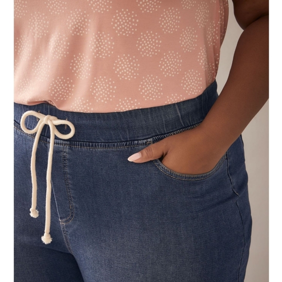 Denim Jogger Capri - Picture 4 of 10